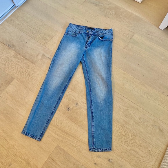Men’s medium wash jeans - Picture 2 of 5